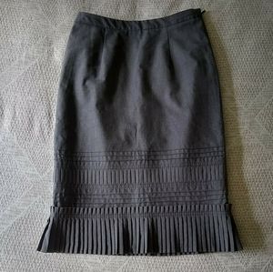 Delightful Michael Kors skirt with pleated hem